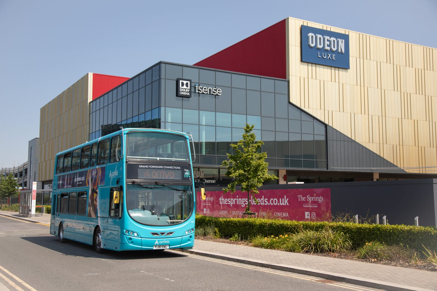 Bus Service At Thorpe Park Leeds